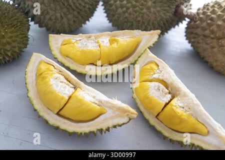 Famoso re di musang durian di frutti della Malesia, dolce carne cremosa dorata Foto Stock