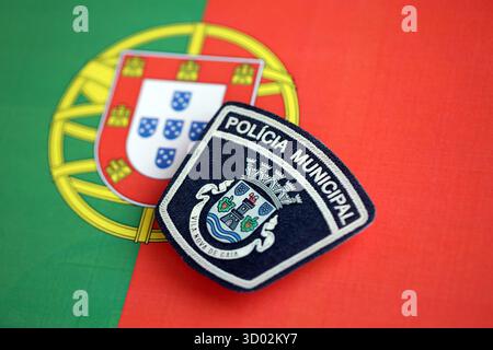KIEV, UCRAINA - 6 SETTEMBRE 2025 Portogallo polizia municipale patch sulla bandiera nazionale primo piano Foto Stock