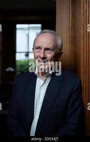 Michel-Yves Bolloré, co-autore di God, the Science, The Evidence, fotografato nella sua casa di Londra, Inghilterra, Regno Unito Foto Stock