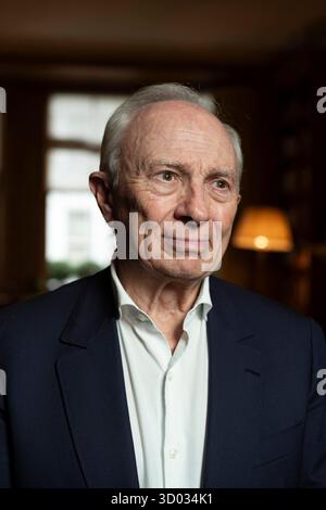 Michel-Yves Bolloré, co-autore di God, the Science, The Evidence, fotografato nella sua casa di Londra, Inghilterra, Regno Unito Foto Stock