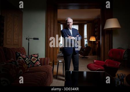 Michel-Yves Bolloré, co-autore di God, the Science, The Evidence, fotografato nella sua casa di Londra, Inghilterra, Regno Unito Foto Stock