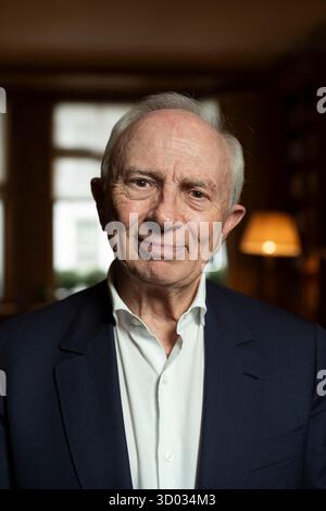 Michel-Yves Bolloré, co-autore di God, the Science, The Evidence, fotografato nella sua casa di Londra, Inghilterra, Regno Unito Foto Stock