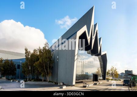 Il Riverside Museum (che sostituisce il precedente Glasgow Museum of Transport) è un museo situato nella zona di Partick a Glasgow, in Scozia Foto Stock