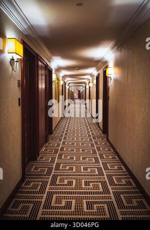 New York City, USA, 30 aprile 2024, veduta del corridoio del Lotte New York Palace Hotel Foto Stock