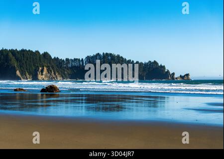 Sea Stacks & Pacific Ocean; la Push Second Beach; Olympic National Park; Washington; Stati Uniti Foto Stock