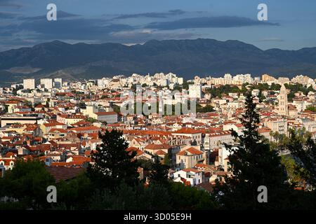 Spalato, Croazia. Panorama della città di Spalato. Vista dall'alto della città vecchia di Spalato. Foto Stock
