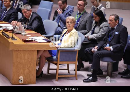 New York, New York, Stati Uniti. 21 ottobre 2025. NAZIONI UNITE, NEW YORK '' " 21 OTTOBRE 2025: Donika Gervalla Schwarz si rivolge alla riunione del Consiglio di sicurezza sugli sviluppi in Kosovo e alla missione delle Nazioni Unite per l'amministrazione provvisoria in Kosovo (UNMIK) (Credit Image: © Luiz Rampelotto/ZUMA Press Wire) SOLO USO EDITORIALE! Non per USO commerciale! Foto Stock