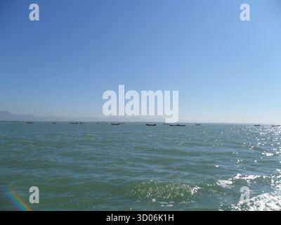 Costa del Myanmar nella baia del Bengala - spiagge tranquille e bellezza naturale lungo il mare tropicale Foto Stock