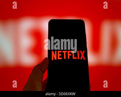 SUQIAN, CINA - 22 OTTOBRE 2025 - una foto illustrativa mostra il logo Netflix in uno smartphone a Suqian, provincia di Jiangsu, Cina, il 22 ottobre 2025. Foto Stock