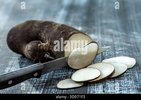Rafano nero, tagliato Foto Stock