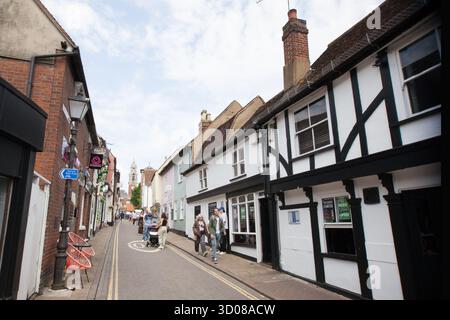 Vista sui negozi di ELD Lane a Colchester, Essex nel Regno Unito Foto Stock