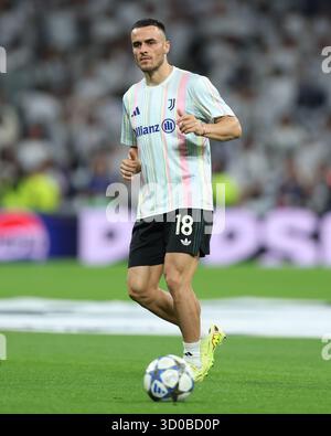 Madrid, Spagna. 22 ottobre 2025. Filip Kostic della Juventus FC durante la partita di UEFA Champions League tra Real Madrid e Juventus, il giorno 3, giocata allo stadio Santiago Bernabeu il 22 ottobre 2025 a Madrid, Spagna. (Foto di Miguel Marruffo/PRESSIN) credito: PRESSINPHOTO SPORTS AGENCY/Alamy Live News Foto Stock