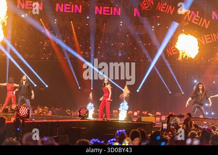 Dortmund Andrea Berg beim Schlagerboom AM 18.10.25 a Dortmund Andrea Berg beim Schlagerboom AM 18.10.25 a Dortmund *** Dortmund Andrea Berg allo Schlagerboom il 18 10 25 a Dortmund Andrea Berg allo Schlagerboom il 18 10 25 a Dortmund Copyright: XEibner-Pressefoto/GerhardxWingenx EP GWR Foto Stock