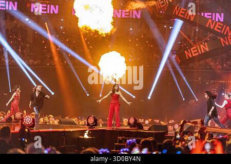 Dortmund Andrea Berg beim Schlagerboom AM 18.10.25 a Dortmund Andrea Berg beim Schlagerboom AM 18.10.25 a Dortmund *** Dortmund Andrea Berg allo Schlagerboom il 18 10 25 a Dortmund Andrea Berg allo Schlagerboom il 18 10 25 a Dortmund Copyright: XEibner-Pressefoto/GerhardxWingenx EP GWR Foto Stock
