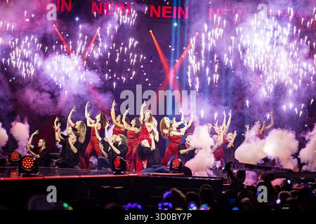 Dortmund Andrea Berg beim Schlagerboom AM 18.10.25 a Dortmund Andrea Berg beim Schlagerboom AM 18.10.25 a Dortmund *** Dortmund Andrea Berg allo Schlagerboom il 18 10 25 a Dortmund Andrea Berg allo Schlagerboom il 18 10 25 a Dortmund Copyright: XEibner-Pressefoto/GerhardxWingenx EP GWR Foto Stock