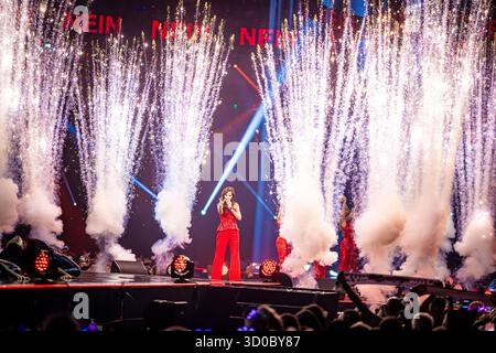 Dortmund Andrea Berg beim Schlagerboom AM 18.10.25 a Dortmund Andrea Berg beim Schlagerboom AM 18.10.25 a Dortmund *** Dortmund Andrea Berg allo Schlagerboom il 18 10 25 a Dortmund Andrea Berg allo Schlagerboom il 18 10 25 a Dortmund Copyright: XEibner-Pressefoto/GerhardxWingenx EP GWR Foto Stock