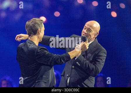 Dortmund Unheilig beim Schlagerboom am 18.10.25 a Dortmund Unheilig beim Schlagerboom am 18.10.25 a Dortmund *** Dortmund Unheilig allo Schlagerboom il 18 10 25 a Dortmund Unheilig allo Schlagerboom il 18 10 25 a Dortmund Copyright: XEibner-Pressefoto/GerhardxWingenx EP GWR Foto Stock