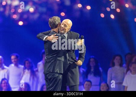 Dortmund Unheilig beim Schlagerboom am 18.10.25 a Dortmund Unheilig beim Schlagerboom am 18.10.25 a Dortmund *** Dortmund Unheilig allo Schlagerboom il 18 10 25 a Dortmund Unheilig allo Schlagerboom il 18 10 25 a Dortmund Copyright: XEibner-Pressefoto/GerhardxWingenx EP GWR Foto Stock