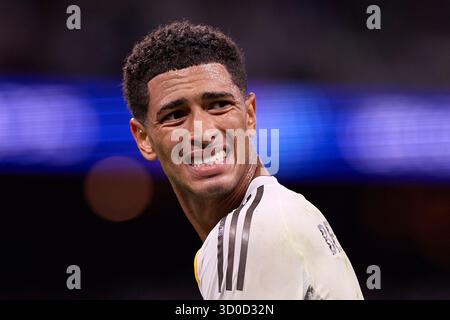Madrid, Spagna. 22 ottobre 2025. Jude Bellingham del Real Madrid CF visto durante la partita di calcio del terzo turno della UEFA Champions League 2025/2026 tra il Real Madrid CF e la Juventus FC allo stadio Santiago Bernabeu. Punteggio finale Real Madrid CF 1 : 0 Juventus FC (foto di Federico Titone/SOPA Images/Sipa USA) credito: SIPA USA/Alamy Live News Foto Stock