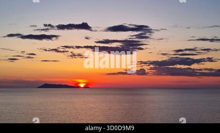 Tramonto sul mare, Capo Drastis, Peroilde, Corfù, Isole Ionie, Grecia Foto Stock