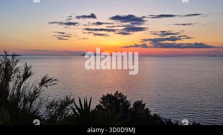 Tramonto sul mare, Capo Drastis, Peroilde, Corfù, Isole Ionie, Grecia Foto Stock