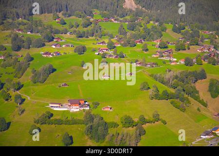 Svizzera, Berna, Grindelwald, villaggio di montagna, vista aerea, Foto Stock