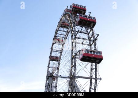 Vienna, Austria - 31 agosto 2024: Ruota panoramica gigante Foto Stock