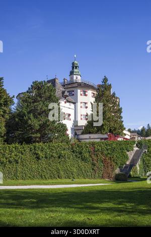 Il castello di Ambras, Innsbruck, in Tirolo, Austria Foto Stock
