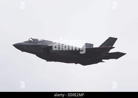 MELBOURNE, AUSTRALIA - MARZO 29: Le RAAF Roulettes eseguono aerobatica all'aeroporto di Avalon il 29 marzo 2025 a Melbourne, Australia Foto Stock