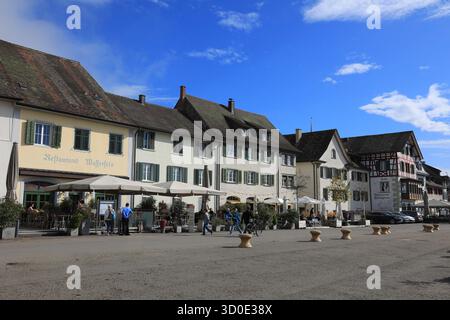 Passeggiata sul Reno, Stein am Rhein, Cantone di Sciaffusa, Svizzera Foto Stock