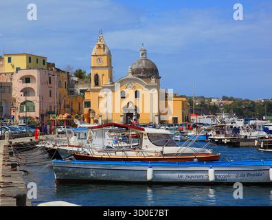 Chiesa della Madonna delle Grazie, Porto di Procida, Marina grande, Isola di Procida, Golfo di Napoli, isole Flegrei, Campania, Italia Foto Stock