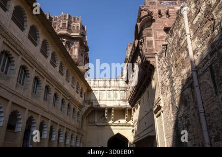 Vari palazzi nel forte di mehrangarh a jodhpur, india Foto Stock