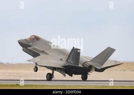 MELBOURNE, AUSTRALIA - MARZO 29: Le RAAF Roulettes eseguono aerobatica all'aeroporto di Avalon il 29 marzo 2025 a Melbourne, Australia Foto Stock