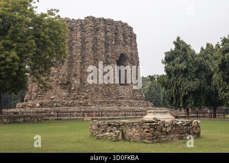 Alai minar a qutb o complesso qutub minar a nuova delhi, india Foto Stock