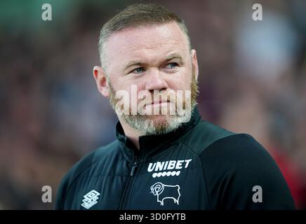 EMBARGO AL 0001 VENERDÌ 24 OTTOBRE. Foto del file datata 15/04/22 di Wayne Rooney. Wayne Rooney festeggia il suo 40esimo compleanno venerdì. L’ingresso sbalorditivo dell’attaccante con l’Everton sembrerà cinque minuti fa per alcuni, ma il capocannoniere di tutti i tempi del Manchester United e il giocatore di fuori campo più chiuso d’Inghilterra entrerà nella sua data di emissione degli anni quaranta: Giovedì 23 ottobre 2025. Foto Stock