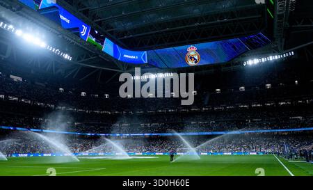 Madrid, Spagna. 23 ottobre 2025. Durante la partita di UEFA Champions League, tra Real Madrid e Juventus, il giorno 3, giocata allo stadio Santiago Bernabeu il 22 ottobre 2025 a Madrid, in Spagna. (Foto di Cesar Cebolla/PRESSIN) credito: PRESSINPHOTO SPORTS AGENCY/Alamy Live News Foto Stock