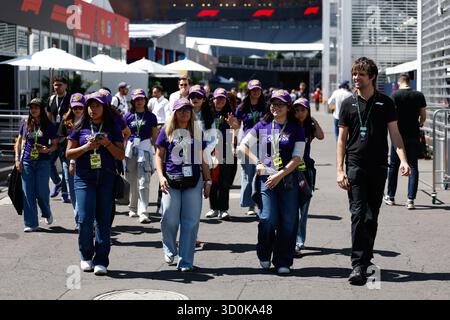 Città del Messico, Mexique. 23 ottobre 2025. Paddock Queens illustrazione durante il Gran Premio di Formula 1 di città del Messico 2025, 20° round del Campionato del mondo di Formula 1 2025 FIA dal 24 al 26 ottobre 2025 sull'autodromo Hermanos Rodriguez, a città del Messico, Messico - foto Javier Jimenez/DPPI Credit: DPPI Media/Alamy Live News Foto Stock
