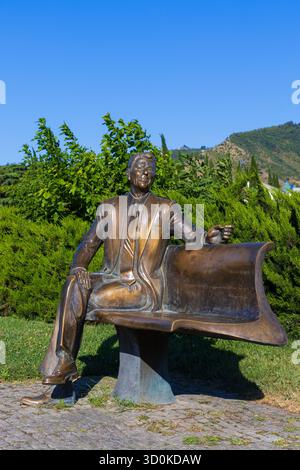 Un monumento al 40° presidente degli Stati Uniti Ronald Reagan (1911-2004) al Rike Park di Tbilisi, Georgia (paese) Foto Stock