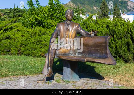 Un monumento al 40° presidente degli Stati Uniti Ronald Reagan (1911-2004) al Rike Park di Tbilisi, Georgia (paese) Foto Stock