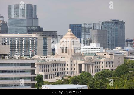 Tokyo, Giappone. 16 settembre 2025. Il National Diet Building, nel centro di Tokyo, è sede della legislatura nazionale del Giappone, un parlamento bicamerale composto dalla camera dei rappresentanti e dalla camera dei consiglieri. Completato nel 1936, è un iconico edificio in granito situato a Nagatach, Chiyoda Ward. Credito: SOPA Images Limited/Alamy Live News Foto Stock