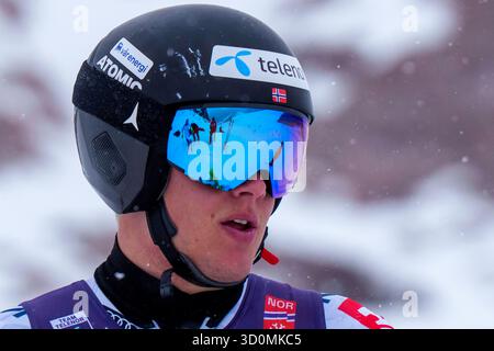 Sölden, Austria 20251023. L'alpinista Fredrik Møller e la squadra nazionale norvegese di sci alpino si allenano sul ghiacciaio di Tiefenbach in occasione dell'apertura della Coppa del mondo di alpinismo a Sölden, Austria, il prossimo fine settimana foto: Cornelius Poppe / NTB questo testo è tradotto automaticamente Foto Stock