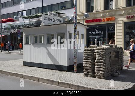 Il Checkpoint Charlie Berlino Foto Stock
