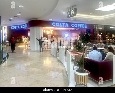 Costa Coffee Cafe all'interno di un centro commerciale a Sofia, Bulgaria, Europa dell'Est, Balcani, UE Foto Stock