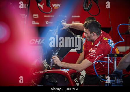 Città del Messico, Messico. 23 ottobre 2025. Meccanico Ferrari. 23.10.2025. Formula 1 World Championship, Rd 20, Mexican Grand Prix, città del Messico, Messico, giornata di preparazione. Il credito fotografico dovrebbe essere: XPB/Alamy Live News. Foto Stock