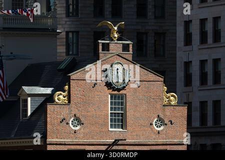Facciata storica dell'Old State House con Golden Eagle a Boston Foto Stock