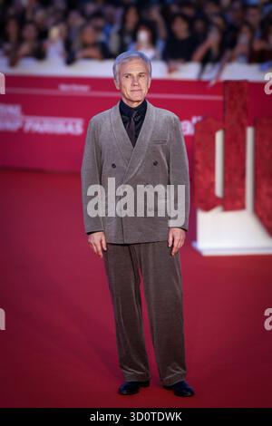 Dracula Dracula L amore perduto Red Carpet - 20° Festival del Cinema di Roma. ROMA, ITALIA - 24 OTTOBRE 2025: Christoph Waltz partecipa al Red carpet Dracula L amore perduto durante il 20° Festival del Cinema di Roma all'Auditorium Parco della musica. Roma RM Italia Copyright: XGennaroxLeonardix Foto Stock