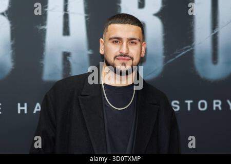 Anteprima - BABO - Die Haftbefehl Story - Deniz Ercan bei der Premiere desr Netflix Doku BABO - Die Haftbefehl Story im Astor Film Lounge AM 22.10.2025 a Berlino. Copyright: XEventpressxKochanx Foto Stock