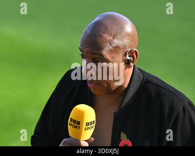 Newcastle upon Tyne, Regno Unito. 25 ottobre 2025. L'attaccante del Fomer Aston Villa Dion Dublin durante la partita di Premier League 2025/26 tra Newcastle United FC e Fulham al St James' Park il 25 ottobre 2025 a Newcastle upon Tyne, Inghilterra. Credito: SPP Sport Press Photo. /Alamy Live News Foto Stock