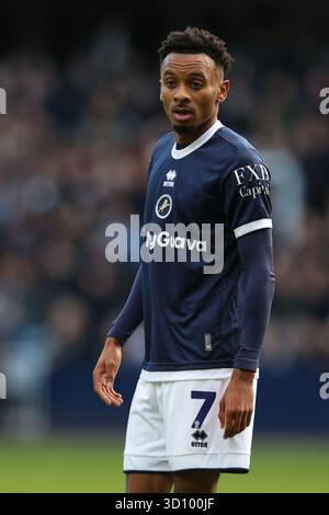 LONDRA, Regno Unito - 25 ottobre 2025: Thierno ballo del Millwall durante la partita del campionato EFL tra Millwall FC e Leicester City FC al Den (credito: Craig Mercer/ Alamy Live News) Foto Stock