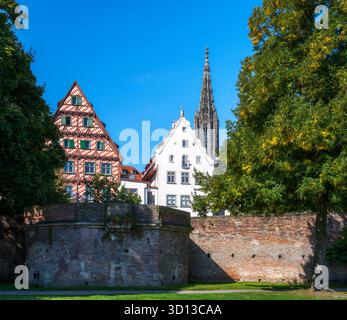 Centro storico di Ulm (Germania) alle mura della città Foto Stock